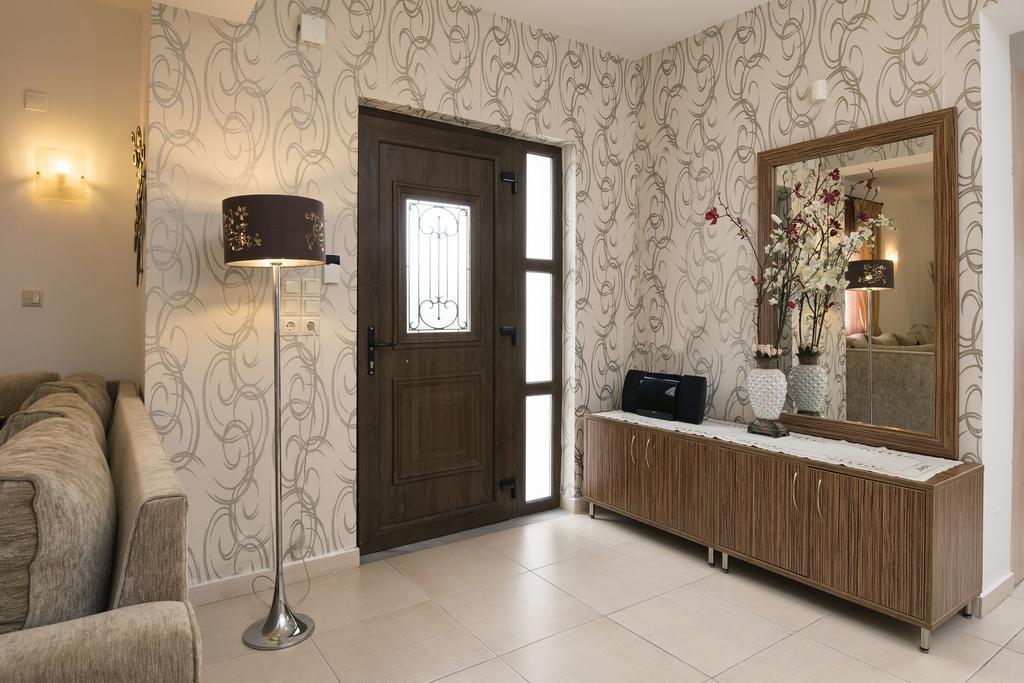 Villa Laga With Pool, 300M To Taverns, Childrens Area, Bbq! Kirianna المظهر الخارجي الصورة