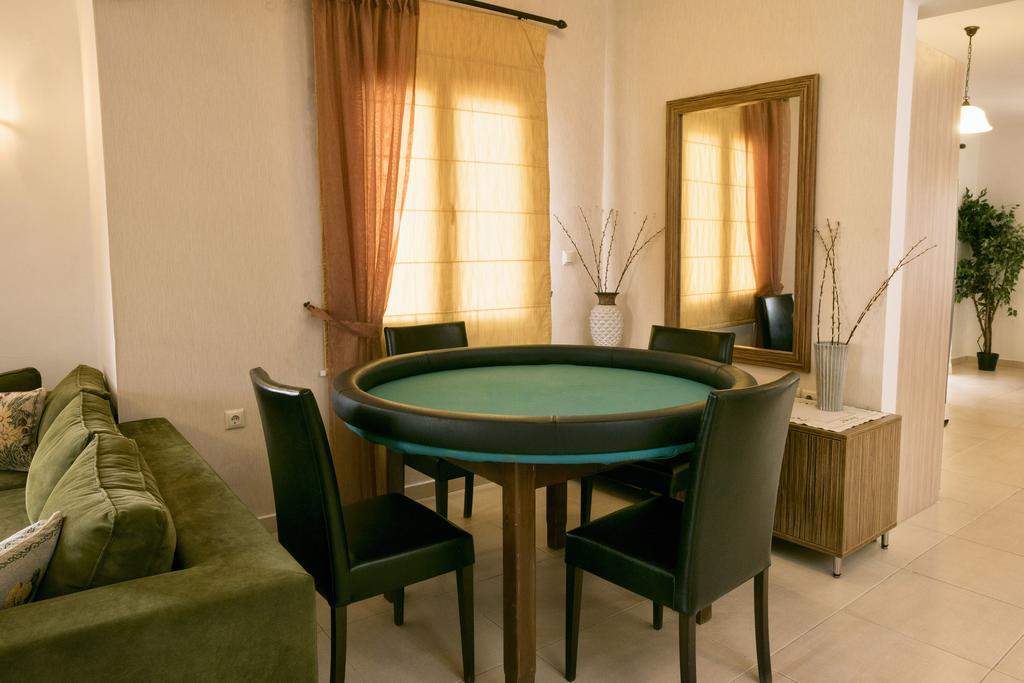 Villa Laga With Pool, 300M To Taverns, Childrens Area, Bbq! Kirianna المظهر الخارجي الصورة