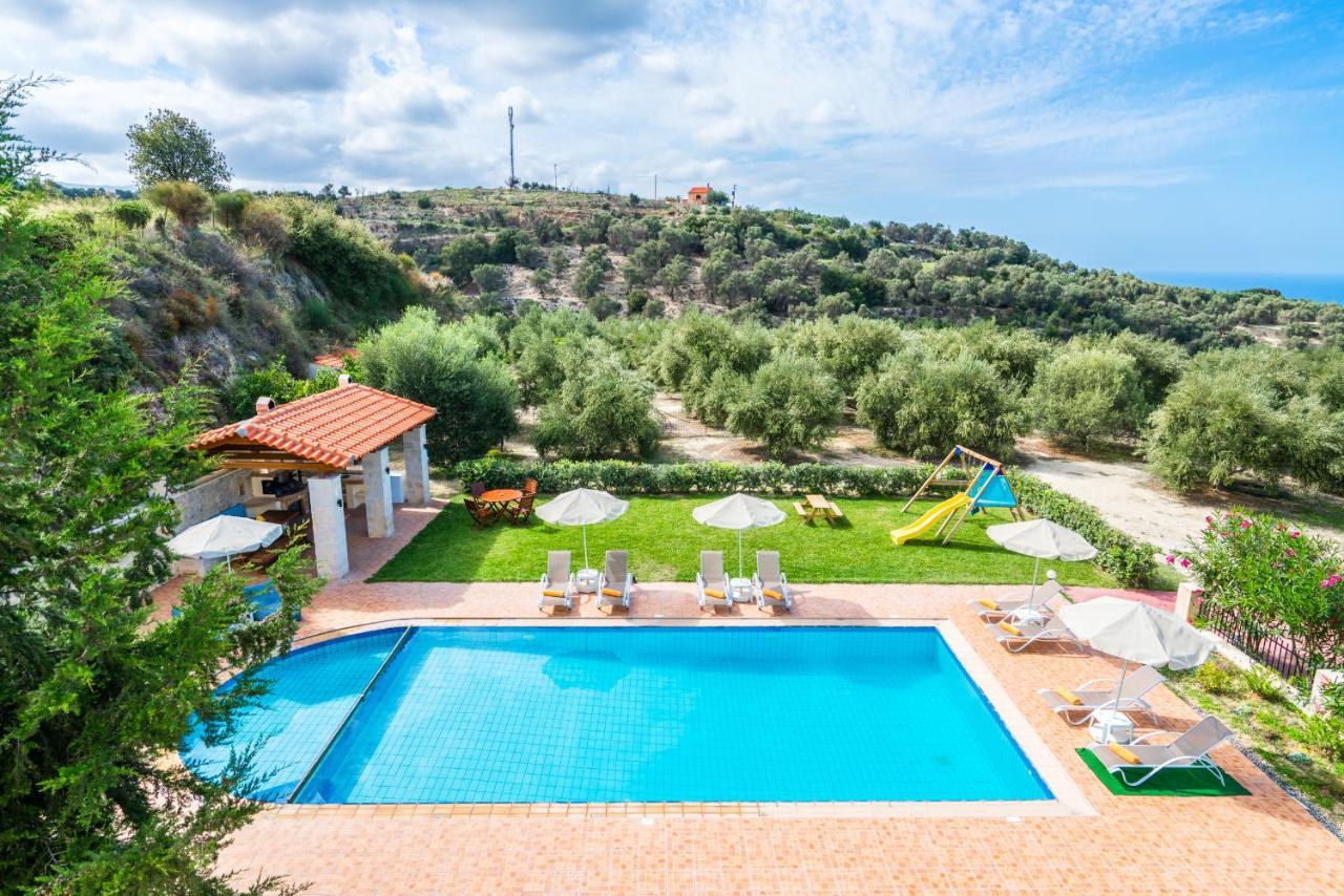 Villa Laga With Pool, 300M To Taverns, Childrens Area, Bbq! Kirianna المظهر الخارجي الصورة